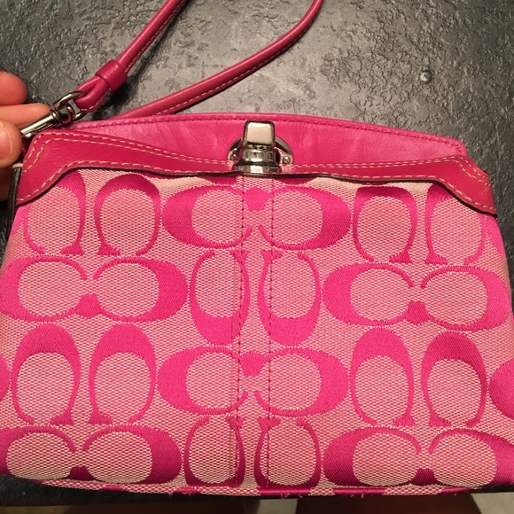NWOT Pink Coach Wristlet - Picture 3 of 6